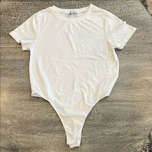 WeWoreWhat White Medium Shortsleeve Bodysuit